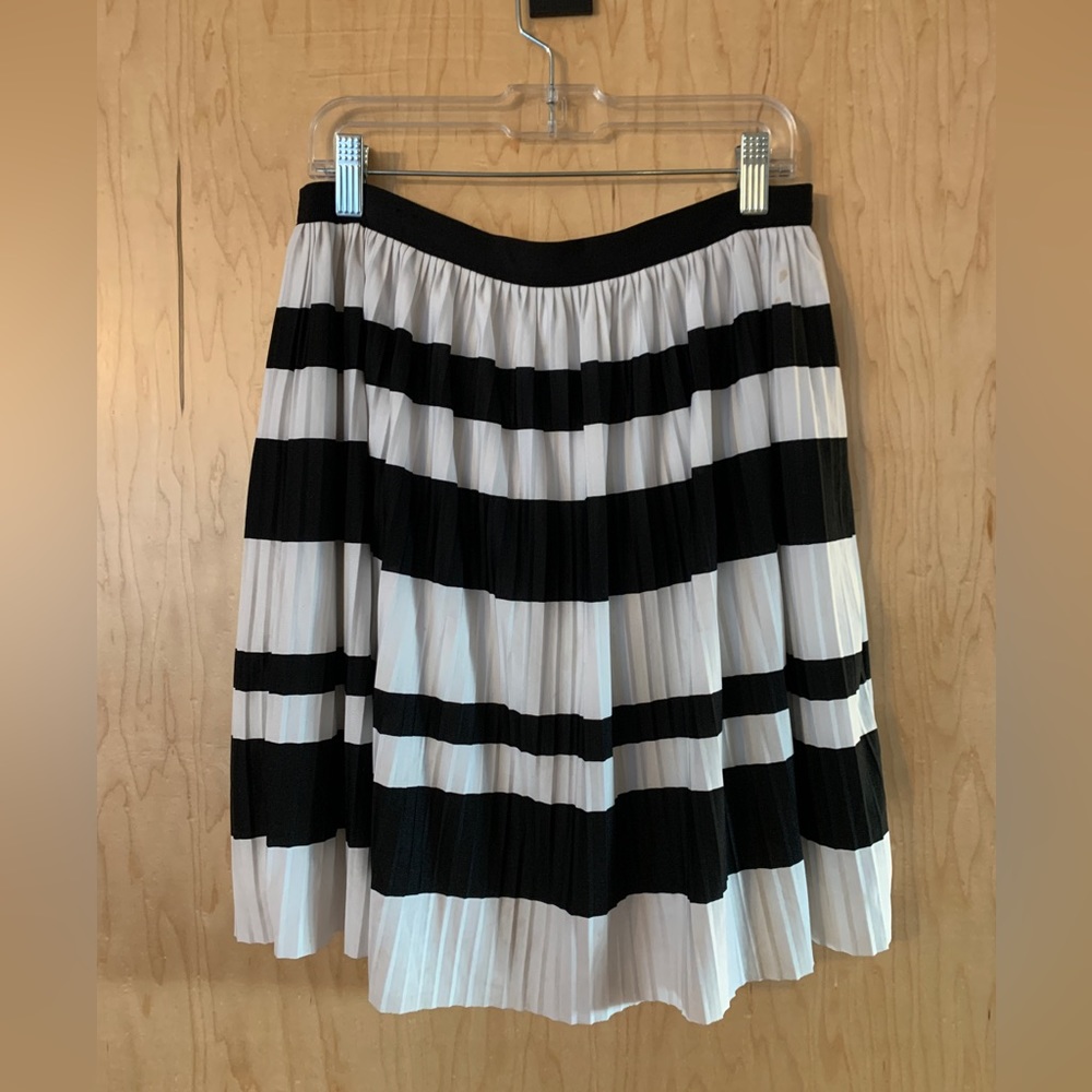 H&M knee length Parisian black white striped knee length skirt size small